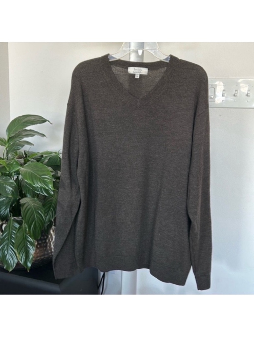 Turnbury Men’s Extra Fine Merino Wool Knit V Neck Sweater Sz XL Brown